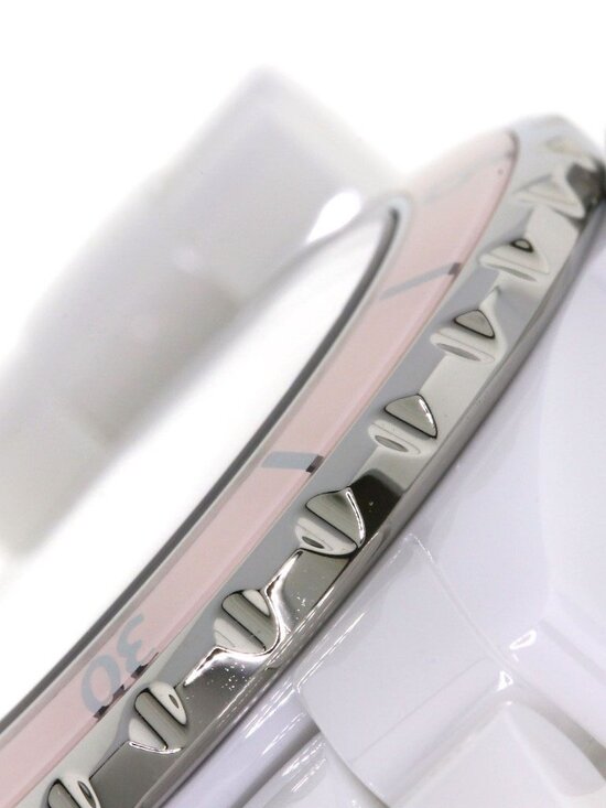 Chanel Limited to Pieces Soft Pink Watch Ceramic main image 7